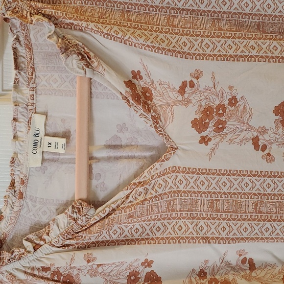 Como Blu Woman's Plus Blouse 1X - Picture 5 of 5